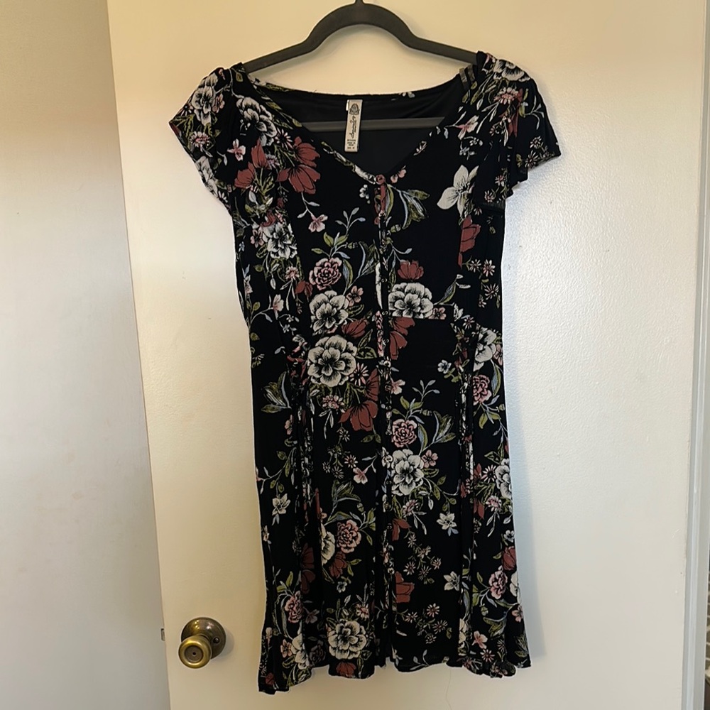 Chic Black Floral Dress